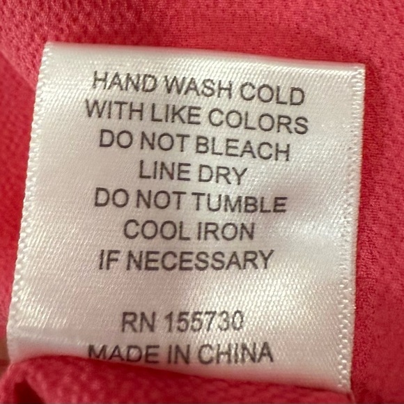 Rose & Olive Blouse Flutter Sleeve Ruffle Neckline Blouse Bright Pink Size 2X - Picture 7 of 7